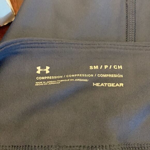 Under Armour gray and pink high rise compression leggings. Size S NWT - Picture 6 of 7